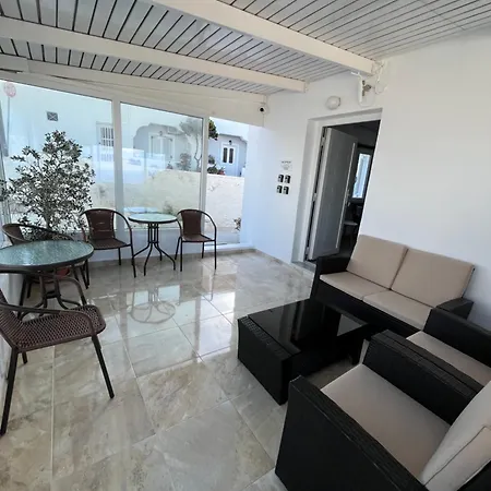 Stella Nomikou Apartmanhotel