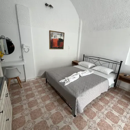 Stella Nomikou Aparthotel