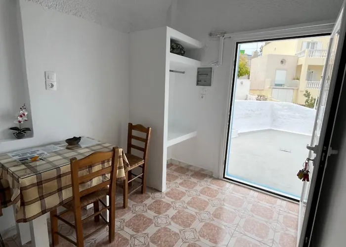 Stella Nomikou Lägenhetshotell Firostefani