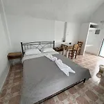 Stella Nomikou Firostefani