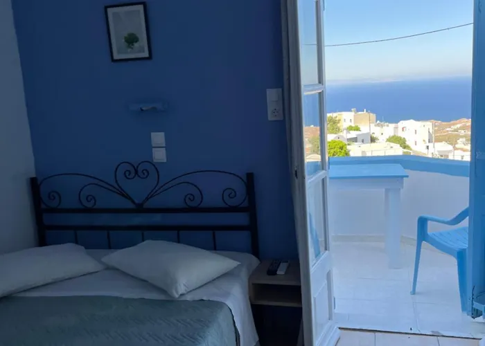 Ξενοδοχείο με διαμερίσματα στέλλα νομικού 3*